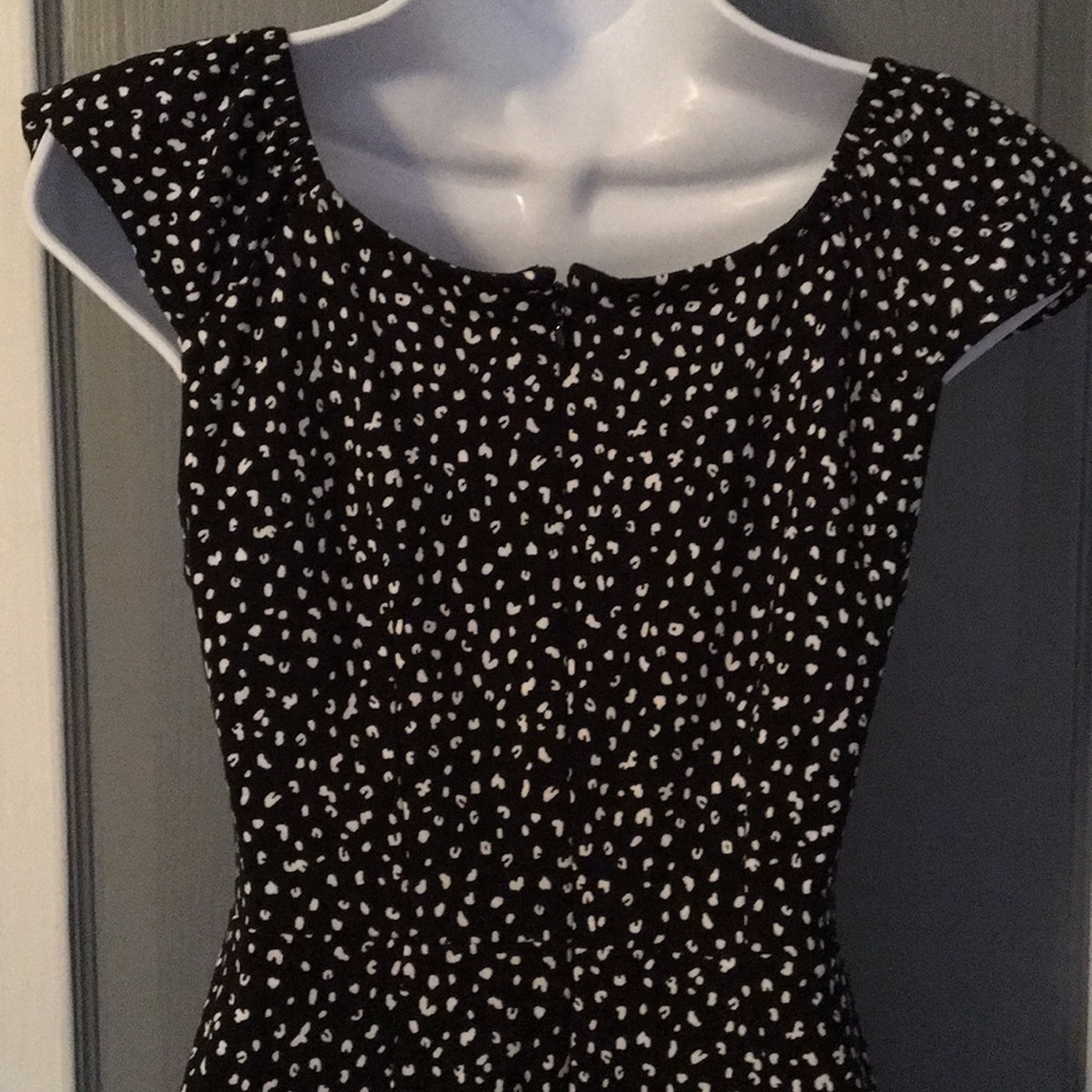 Black + White Animal Print Midi flutter sleeve Sheath Dress - Picture 7 of 11